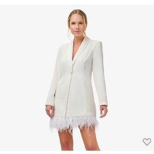 Adrianna Papell-  White TUXEDO SHORT COCKTAIL DRESS WITH FEATHER TRIM